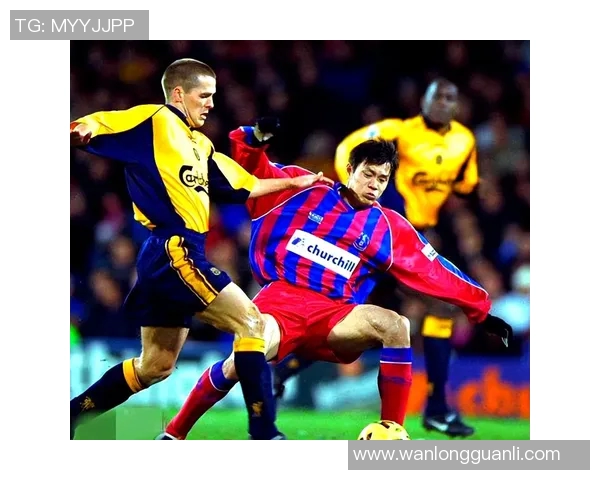 22号足球明星的传奇故事与赛场背后的不为人知的艰辛历程